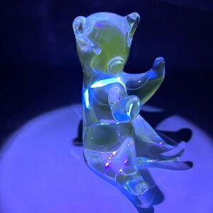 Vintage 5" Art Glass Bear Konstglas Figurine UV Reactive Signed M Ronneby Sweden